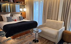 Card Hotel
